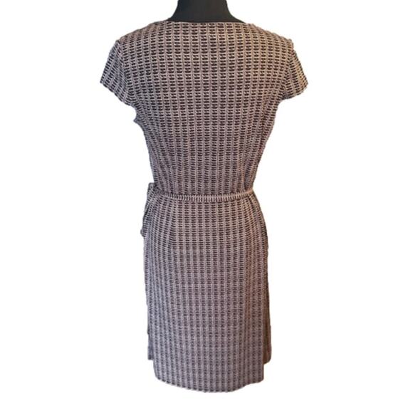 Ann Taylor Printed Brown Wrap Dress – Size 6 - Picture 3 of 9